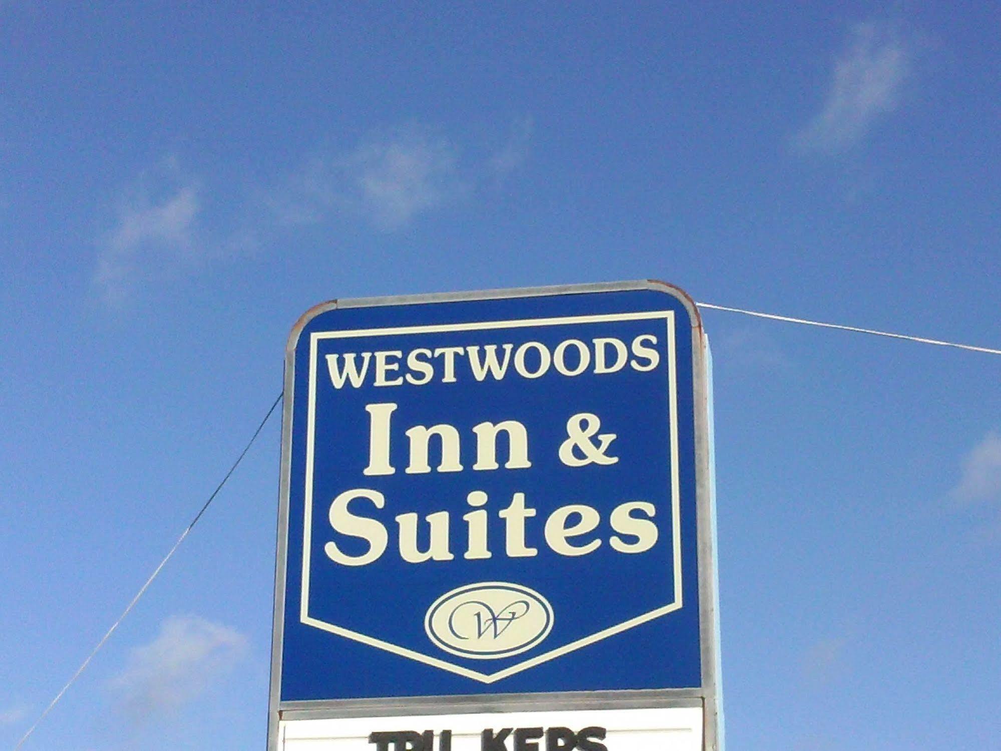 Westwoods Inn & Suites Woodhaven Dış mekan fotoğraf